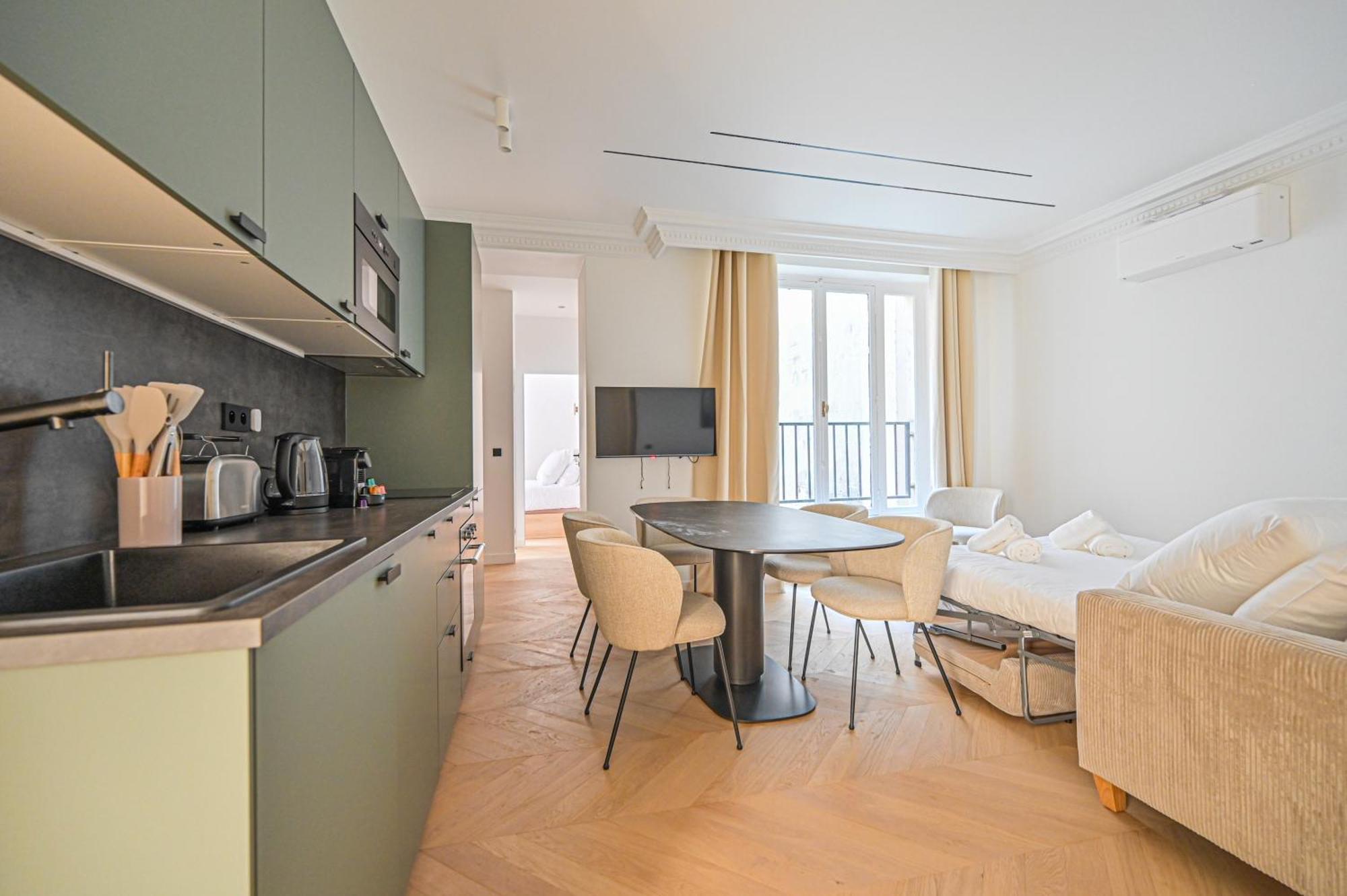 Sumptuous & Serene Parisian Flat Luaran gambar
